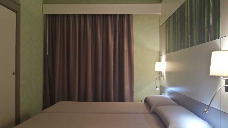 Hotel Sabiote Pineda de Mar Esterno foto